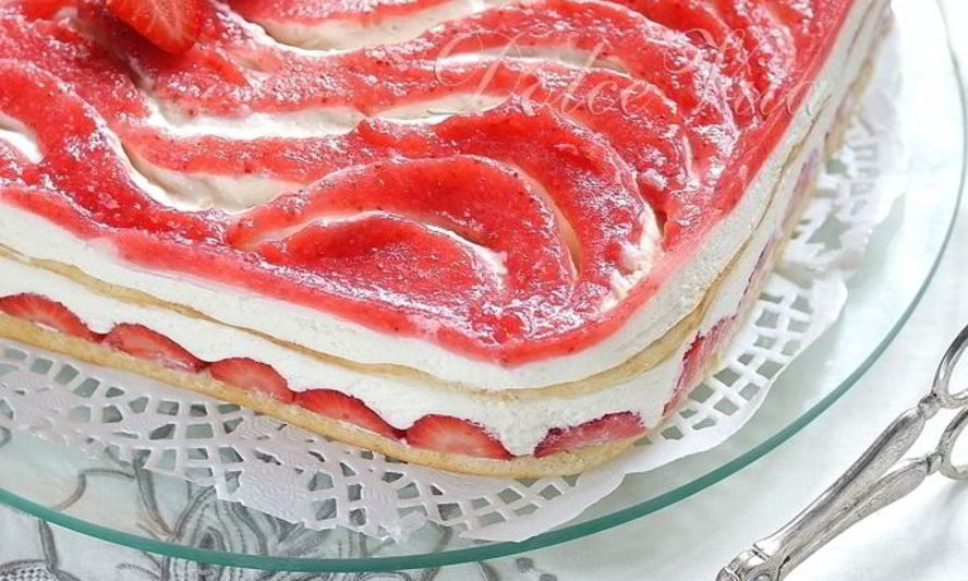 Рецепт торт-тирамису с клубникой и шампанским