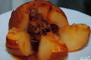 Запеченные яблоки с сахаром