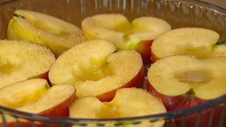 запеченные яблоки с ванильным мороженым