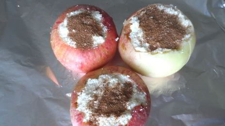 запеченые яблоки с творогом