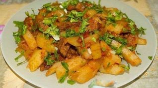 Азу из говядины с солеными огурцами