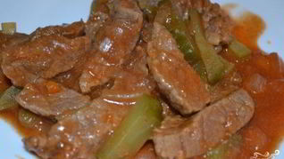 Азу с солеными огурцами