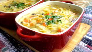 Домашняя лапша в горшочке