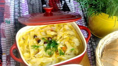 домашняя лапша в горшочке