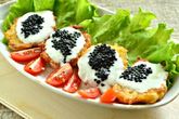 Драники с йогуртом и черной икрой