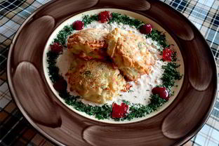 Драники с лососем и брокколи