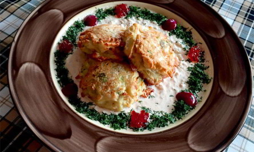 Рецепт драники с лососем и брокколи