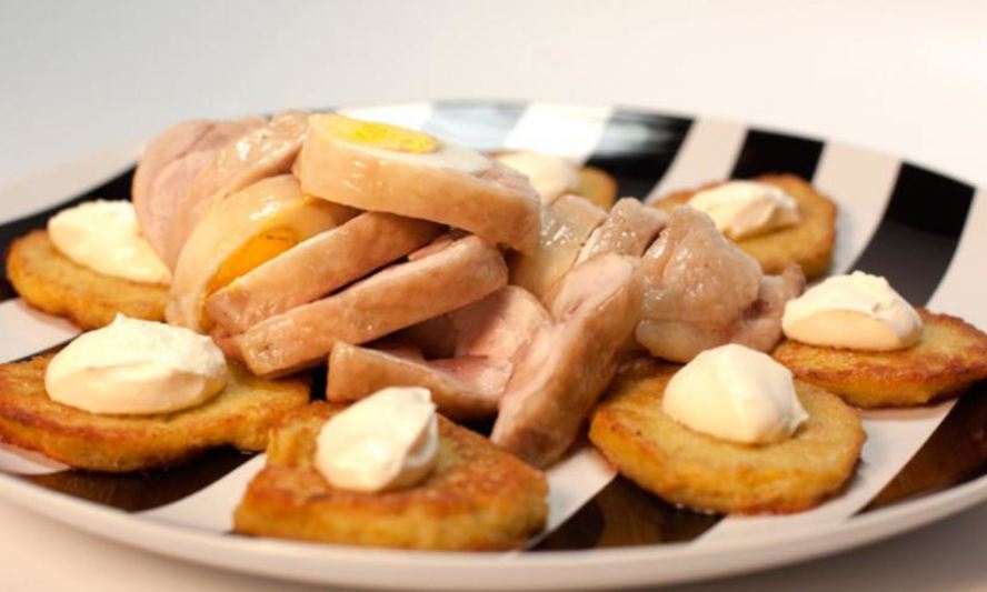 Рецепт фаршированный окорок и драники