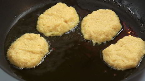 фаршированный окорок и драники