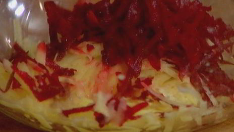 картофельно-свекольные драники с сыром бри