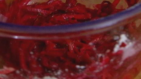 картофельно-свекольные драники с сыром бри