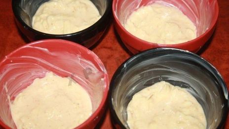 картофельные колдуны с сосисками и сыром в микроволновке