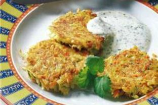 Овощные драники с ароматным соусом