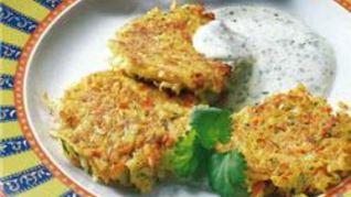 Овощные драники с ароматным соусом