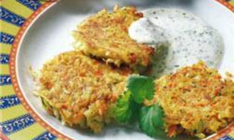 Рецепт овощные драники с ароматным соусом