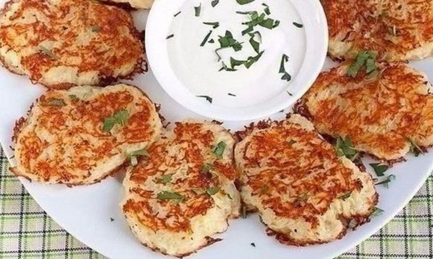 Рецепт простые картофельные драники с луком