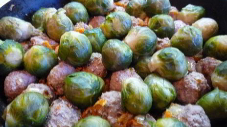 брюссельская капуста с фрикадельками