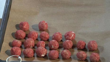 домашние фрикадельки с пряным рататуем