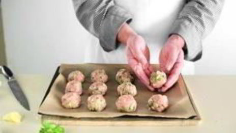 фрикадельки из курицы в азиатском стиле в духовке