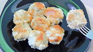 Фрикадельки из минтая в сырно-майонезном соусе