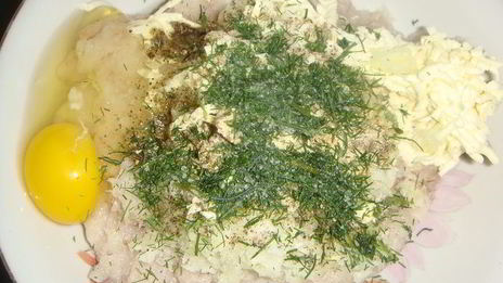 фрикадельки из минтая в сырно-майонезном соусе