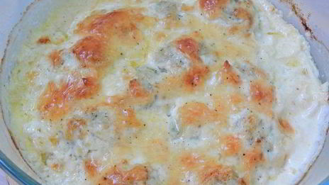 фрикадельки из минтая в сырно-майонезном соусе