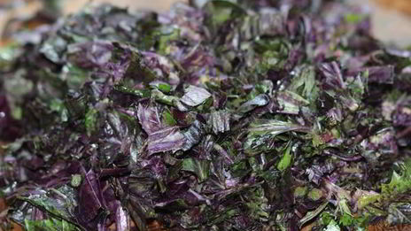 фрикадельки из трески в томатно-базиликовом соусе