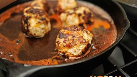 фрикадельки на сковороде