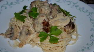 Фрикадельки по-строгановски