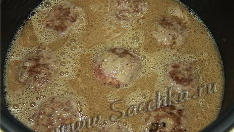 фрикадельки под соусом