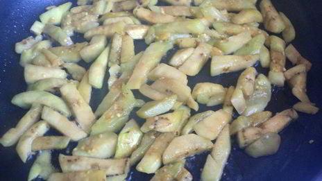 фрикадельки с базиликом и овощами