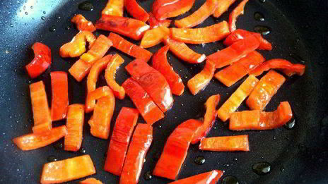 фрикадельки с базиликом и овощами