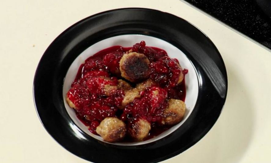 Рецепт фрикадельки с брусничным соусом