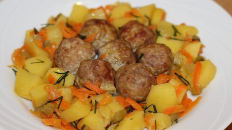 фрикадельки с картофелем в горшочках