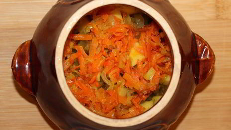 фрикадельки с картофелем в горшочках