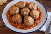Фрикадельки с луком и перцем