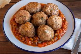 Фрикадельки с луком и перцем