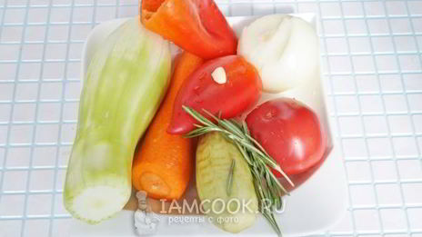 фрикадельки с овощами и розмарином