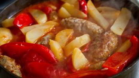 фрикадельки с овощами в томатном соусе