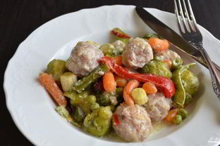 Фрикадельки с овощами