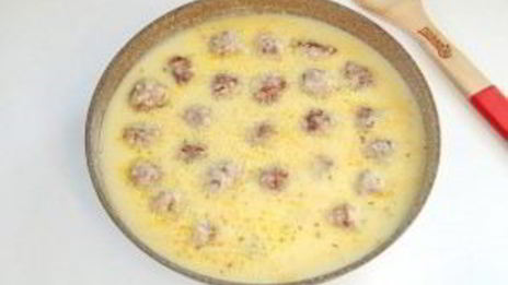 фрикадельки с пармезаном и миндалем