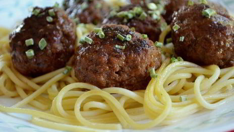 фрикадельки с пряной яблочной глазурью