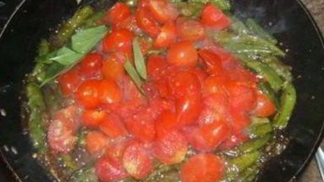 фрикадельки с зелеными перчиками