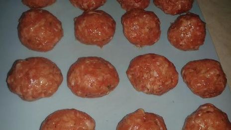 фрикадельки тушеные с баклажанами