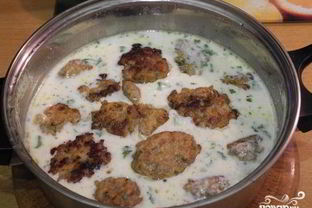 Фрикадельки в сливочном соусе