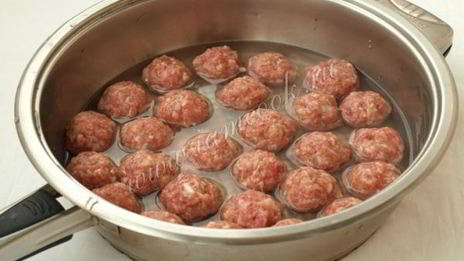 фрикадельки в сметанном соусе