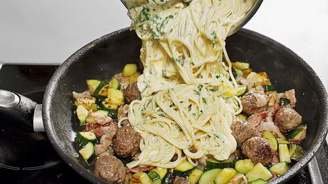 карбонара с цукини и фрикадельками