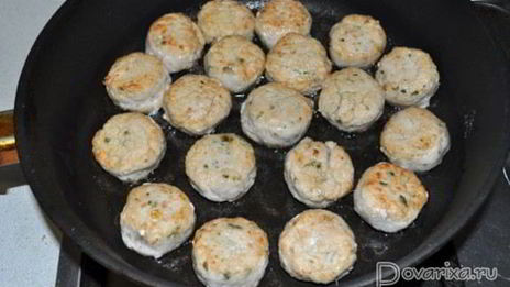 куриные фрикадельки в томатно-сметанном соусе