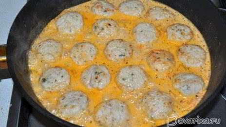 куриные фрикадельки в томатно-сметанном соусе