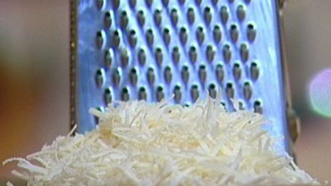 макароны с фрикадельками и моцареллой